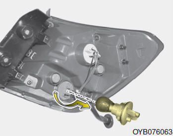 Sostituzione lampadina indicatore di direzione posteriore